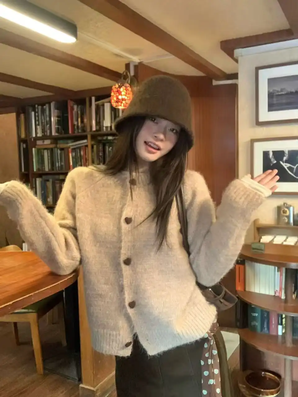 한국인기 라운드넥 니트 가디건 상세 이미지 2