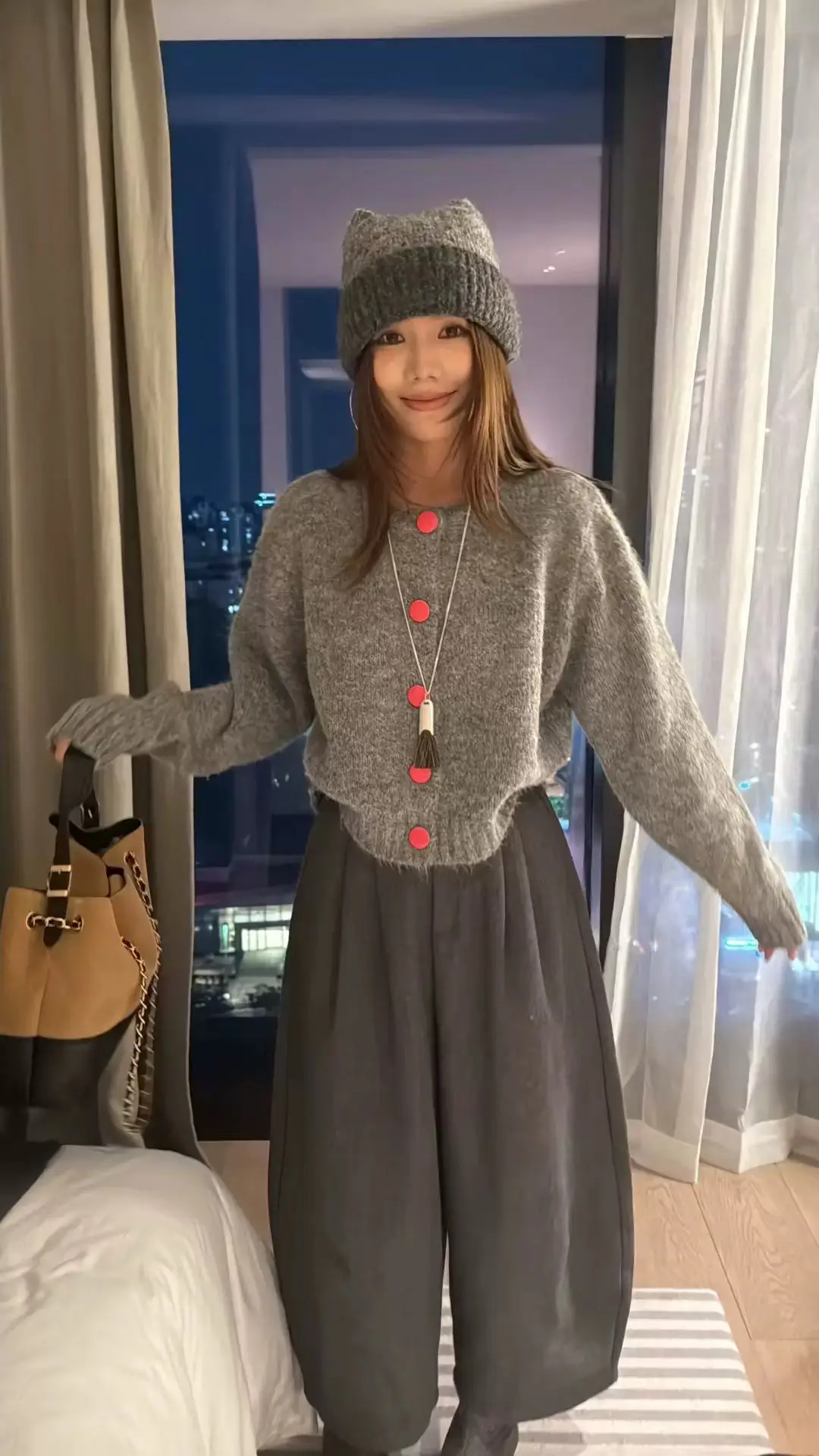 한국인기 루즈핏 대형 버튼 가디건 상세 이미지 5