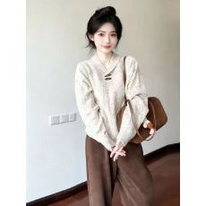 批发韩系小翻领毛衣女冬季2025<b class='q'>新款</b>巨好看的绝美不撞款内搭针织衫上衣