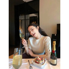 批发圆领绑带短袖针织衫女初春新款设计感短款上衣