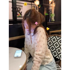 批发韩系漂亮白色碎花针织开衫外套女早春设计感小众外穿宽松显瘦上衣