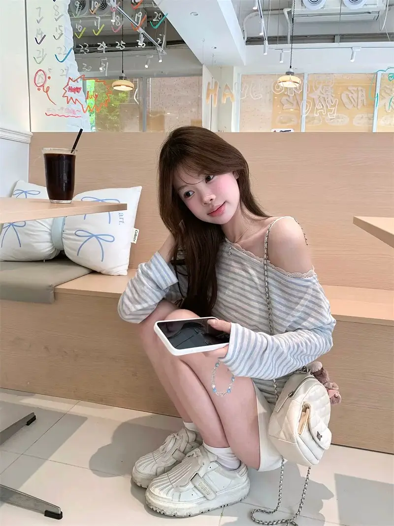 레이스 배색 원숄더 긴소매 티셔츠 상세 이미지 4