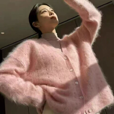 批发韩系丝羊绒拉绒高级感慵懒显瘦V领扣子<b class='q'>开衫</b>（洞洞款）