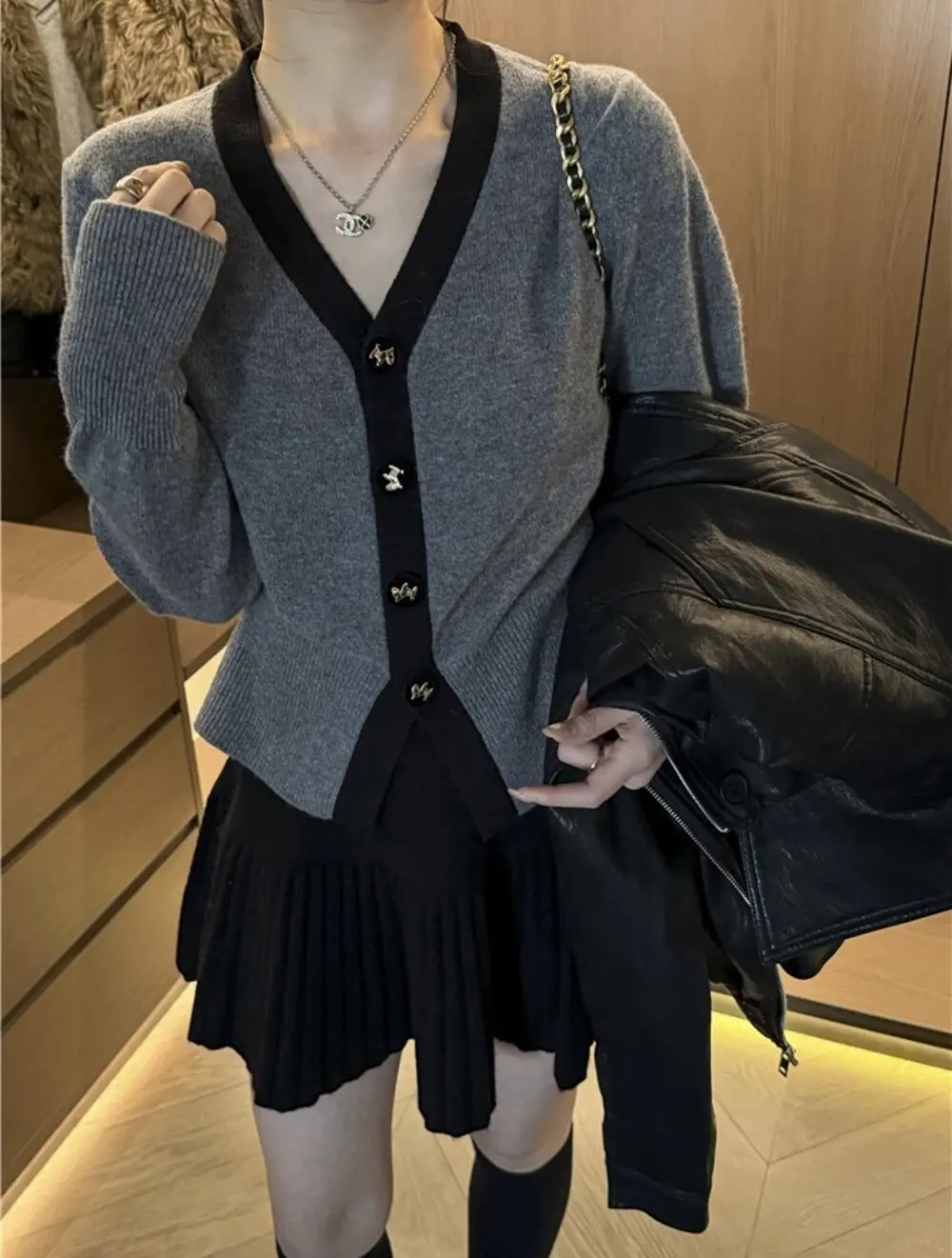 샤넬풍 V넥 니트 가디건 상세 이미지 1