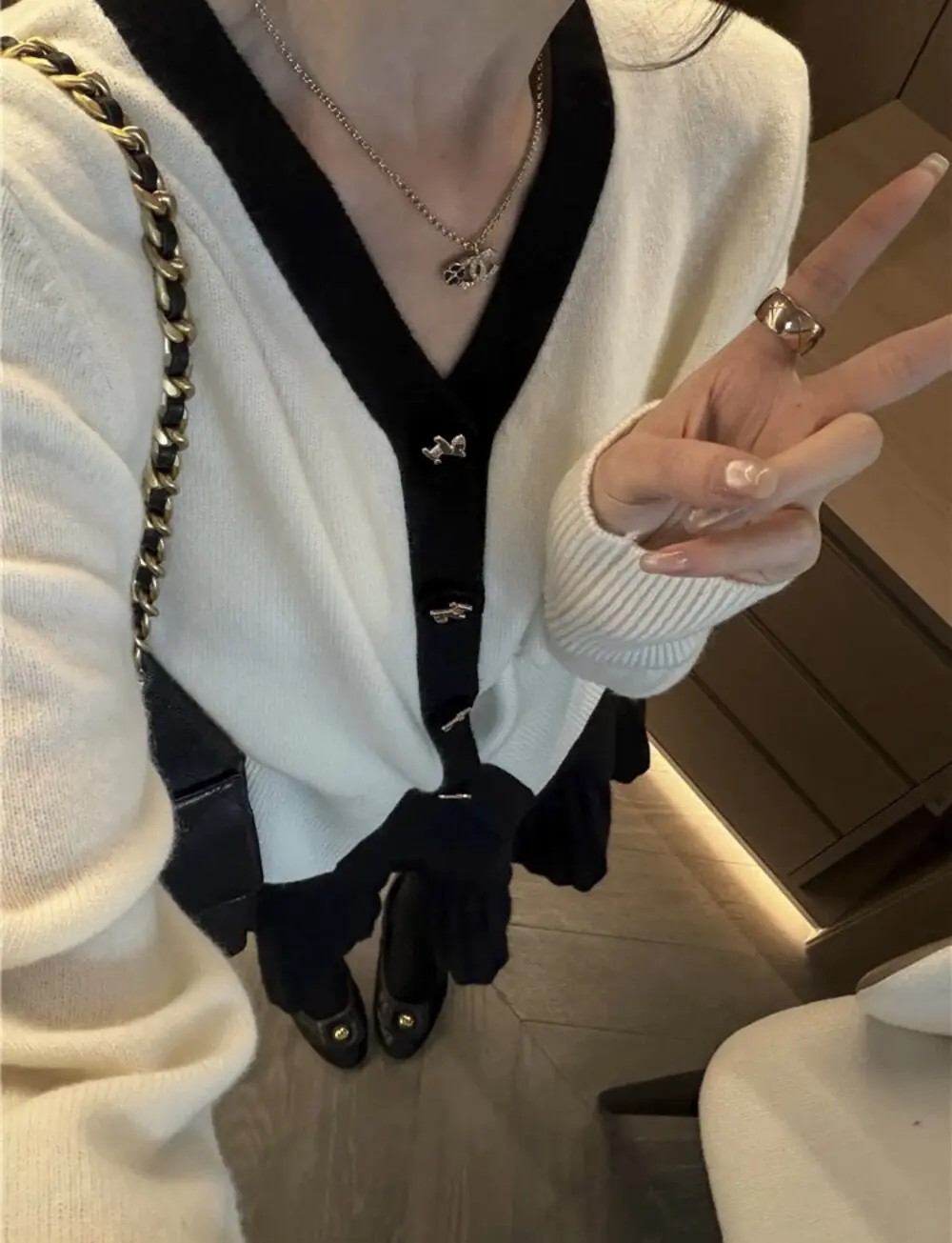 샤넬풍 V넥 니트 가디건 상세 이미지 2