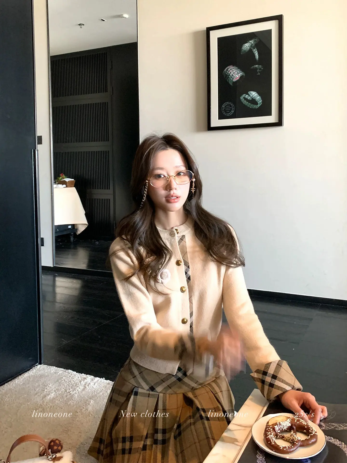 한국인기 미색 카키 체크 가디건 상세 이미지 6
