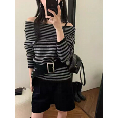 批发高品质初秋绝美单穿条纹一字肩<b class='q'>露肩</b>长袖毛衣女2026新款漂亮<b class='q'>上衣</b>