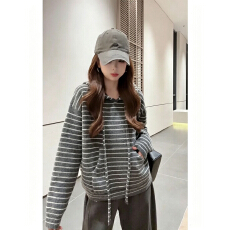 批发2026年秋冬新款休闲慵懒感宽松套头抽绳连帽条纹毛衣女