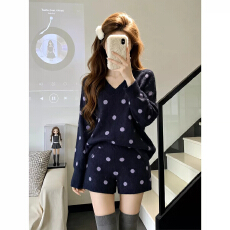 批发法式小香风灰色针织<b class='q'>套装</b>女新款秋冬穿搭显瘦波点上衣短裤两件套
