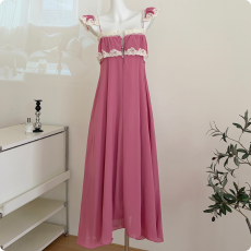 批发2026易梦玲<b class='q'>同款</b>法式蕾丝荷叶边吊带<b class='q'>连衣裙</b>海边度假风气质长裙