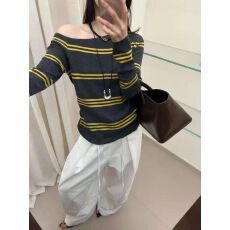 批发AJ.STUDIO新款2025早秋高级感韩系休闲百搭气质条纹斜肩针织衫女