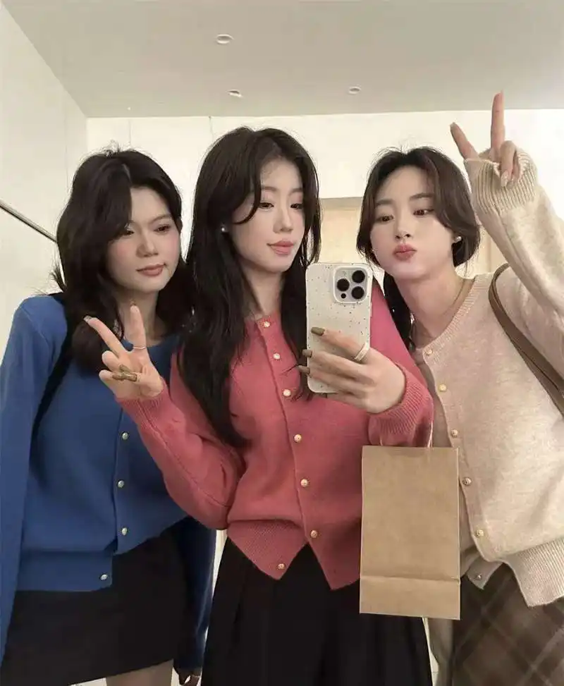 라운드넥 루즈핏 니트 가디건 상세 이미지 4