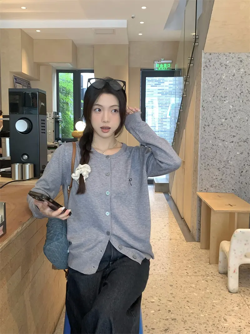 나비 리본 자수 라운드넥 니트 가디건 상세 이미지 12