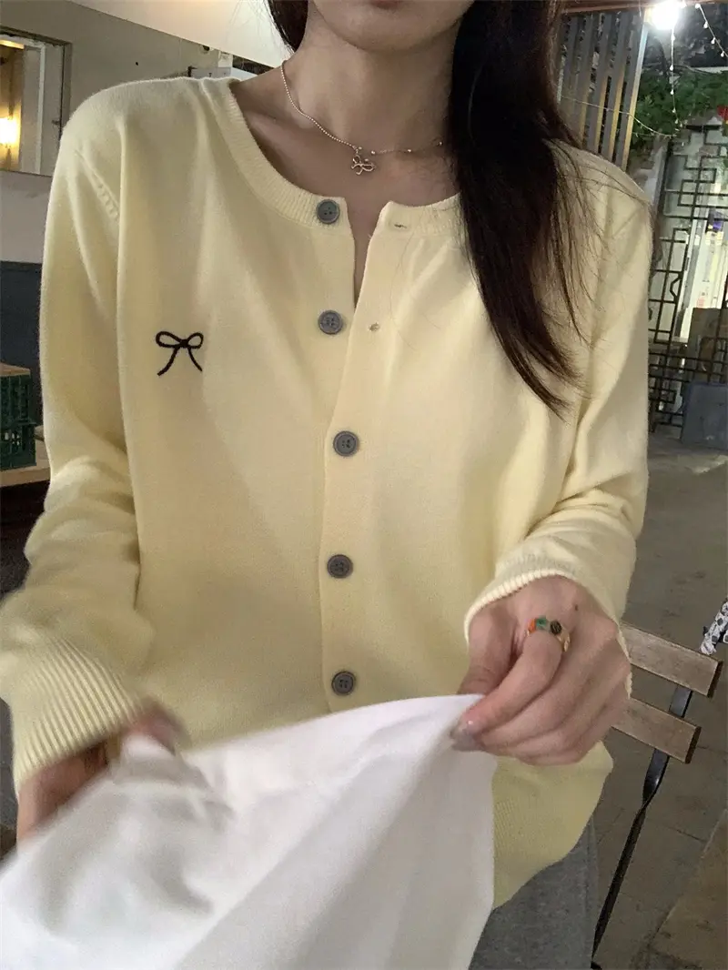 나비 리본 자수 라운드넥 니트 가디건 상세 이미지 23