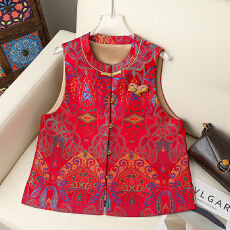 批发新中式国风马甲背心2026年春装新款流行女装龙图案提花金属扣