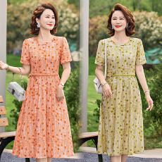 批发2026新款妈妈夏季短袖洋气连衣裙中老年女夏装收腰显瘦中长款裙子