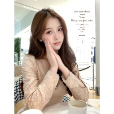 批发维斯小姐[落<b class='q'>樱</b>情书]修身打底衫 大V领蕾丝显瘦上衣 粉呢<b class='q'>子</b>半裙