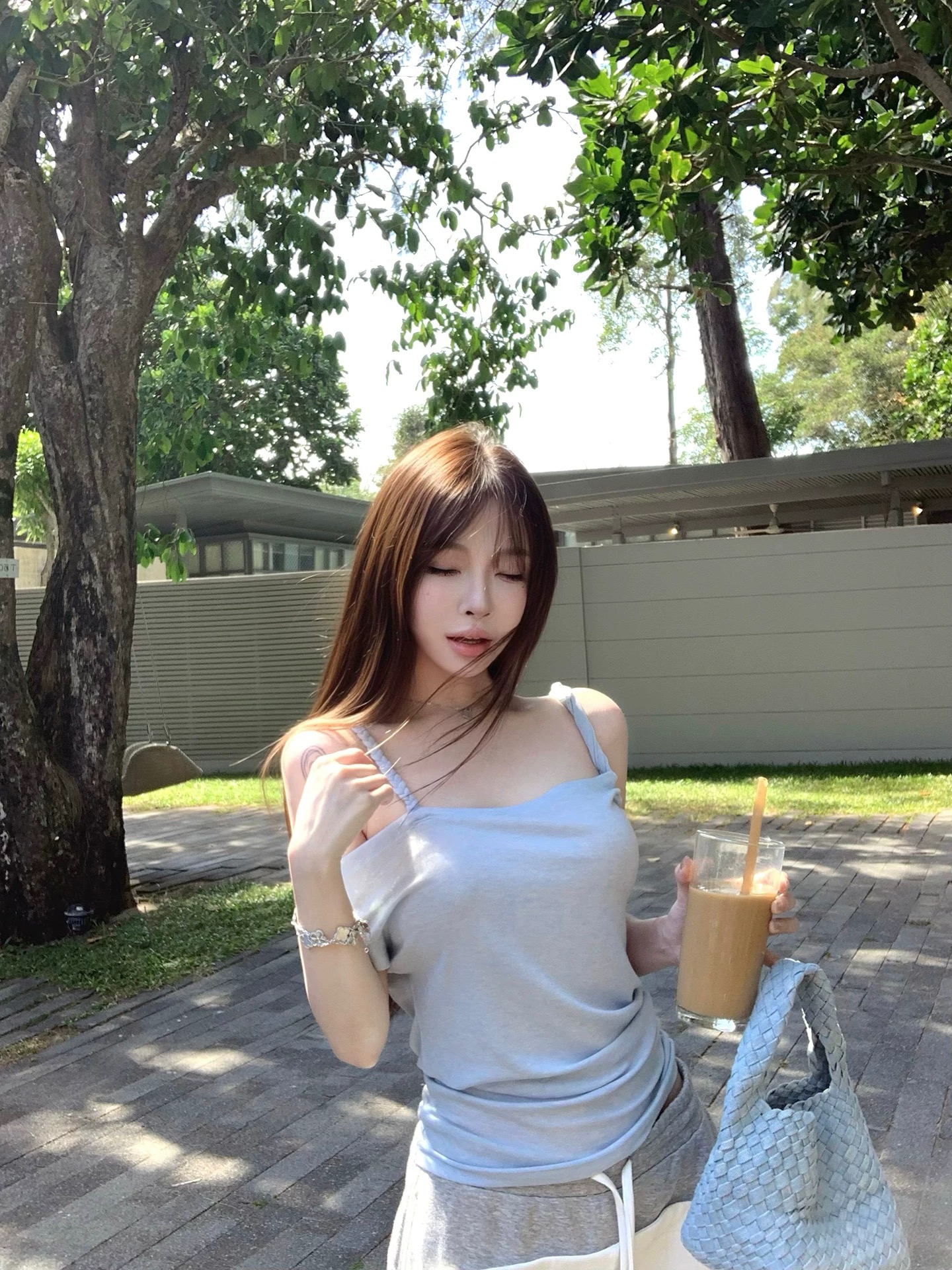 suuuicee 바닐라 박하 얼음 수공 짜임 꽈배기 어깨끈 비틀림 디자인 순수한 욕망 비스듬한 어깨 슬립