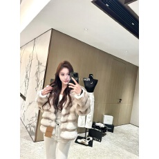 批发贵妇皮草仿獭兔毛龙猫翻领毛毛外套女2024秋冬季新款宽松<b class='q'>气质</b>大衣