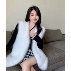 批发实拍 韩版新款仿狐狸毛坎肩<b class='q'>皮草</b>马甲<b class='q'>女</b>中长款背心环保貉子毛外套