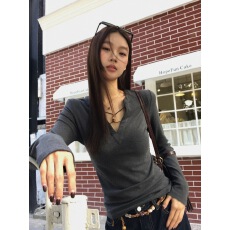 批发红人馆内搭打底衫女2025新款秋冬超好看长袖<b class='q'>t</b><b class='q'>恤</b>修身灰色辣妹上衣