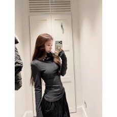 批发YUYUREAL 时髦肩章<b class='q'>高领</b><b class='q'>打底衫</b>