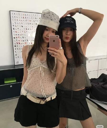 봄 여름 패치워크 디자인 센스 망사 도트 무늬 레이스업 조끼 여성 ins 한 부서 얇은 스타일 시스루 슬립 맨위