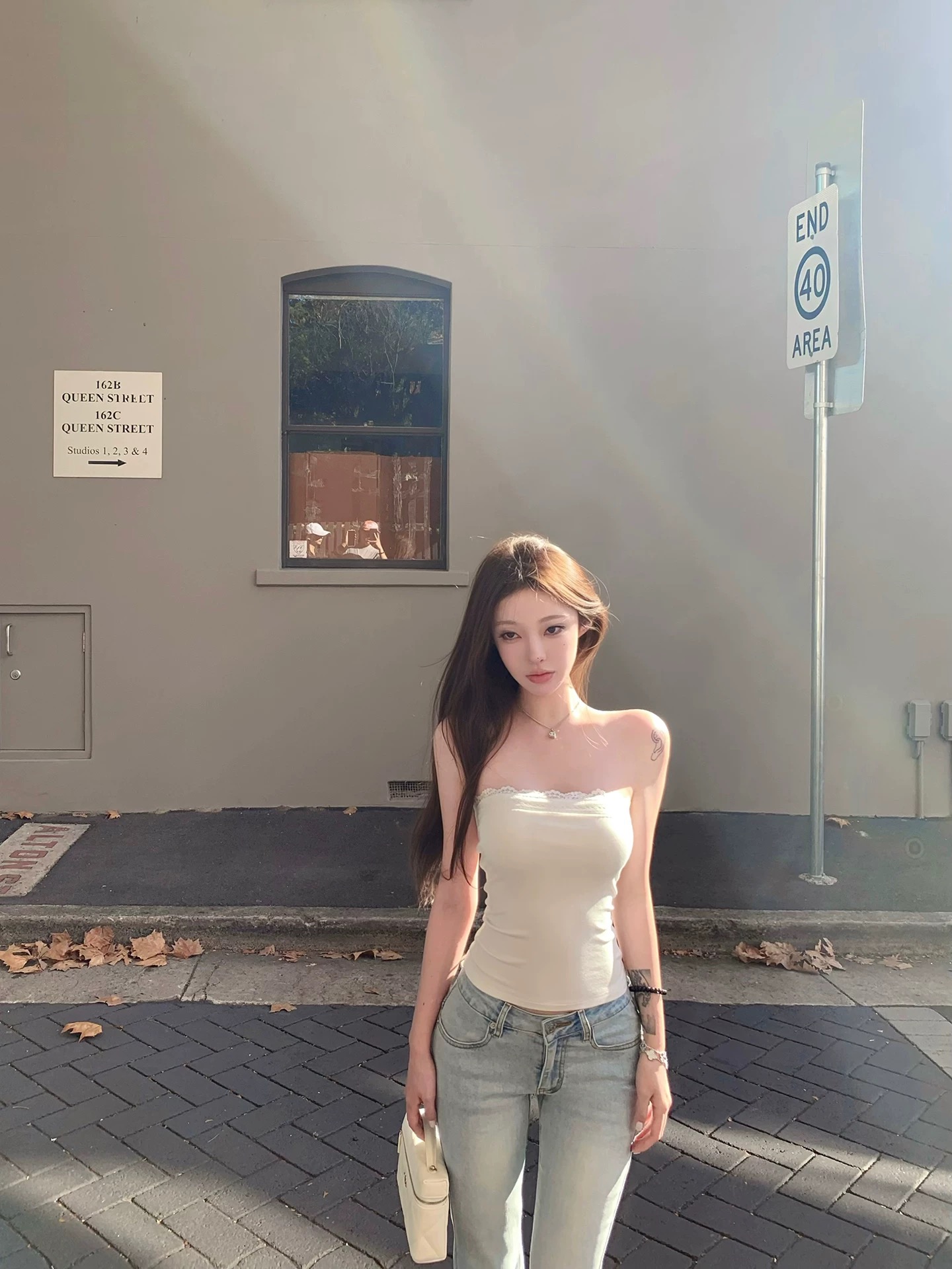 suuuicee 캘리포니아 주 한여름 탈착식 가슴 패드 순수한 욕망 레이스 조각 디자인 외출용 튜브탑 작은 맨위