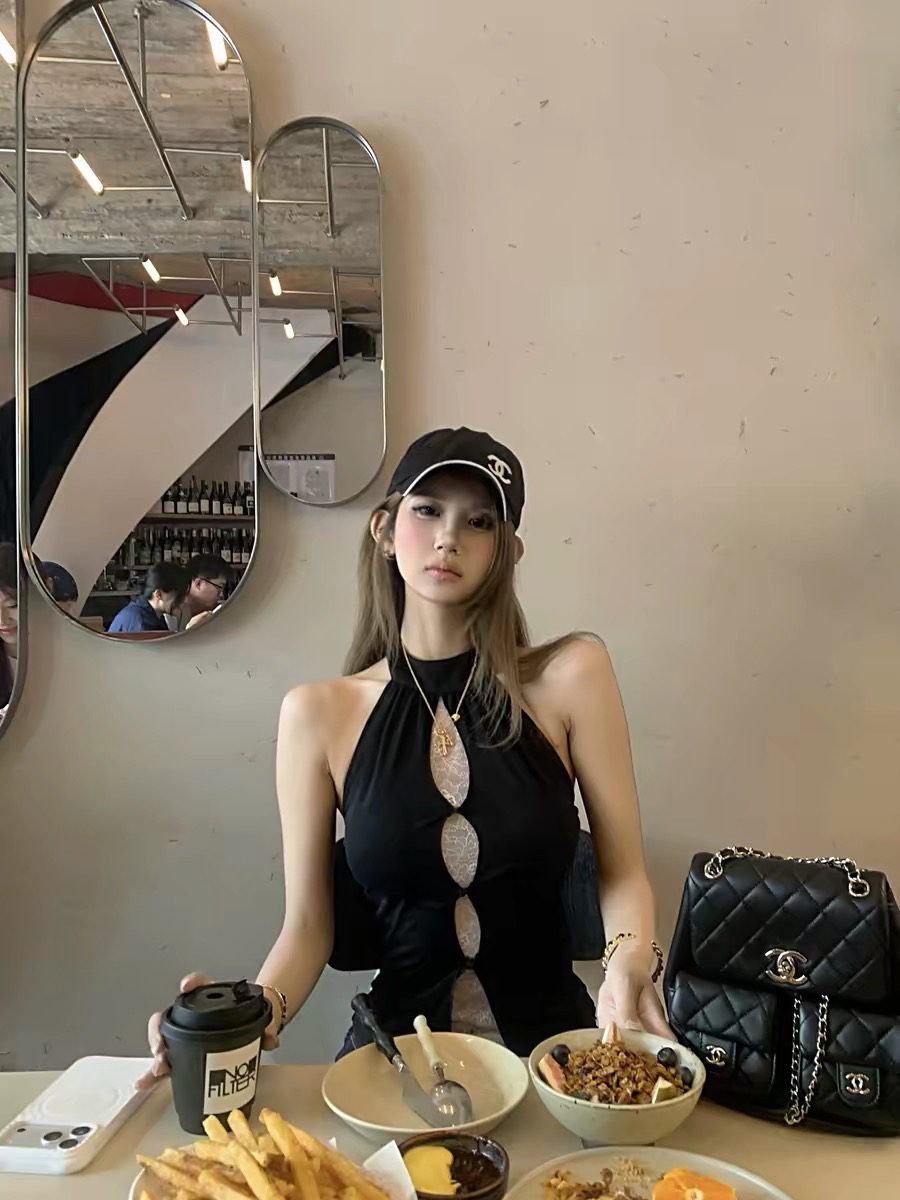 tongiiuu 벤 마치 핫걸 페이크 레이어드 레이스 홀로우 아웃 비틀림 행침 목 니트 조끼 여성 몸매 가꾸기 맨위