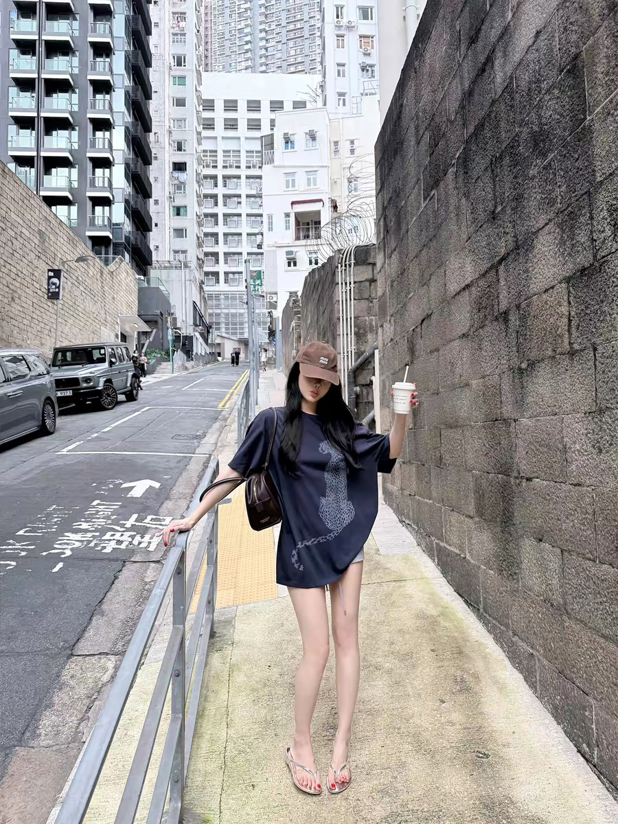 laareetoo 70 면 진첸바오 반팔 티셔츠 여성 여름 2026 새로운 중간 길이 맨위 루즈핏 슬림해 보이는