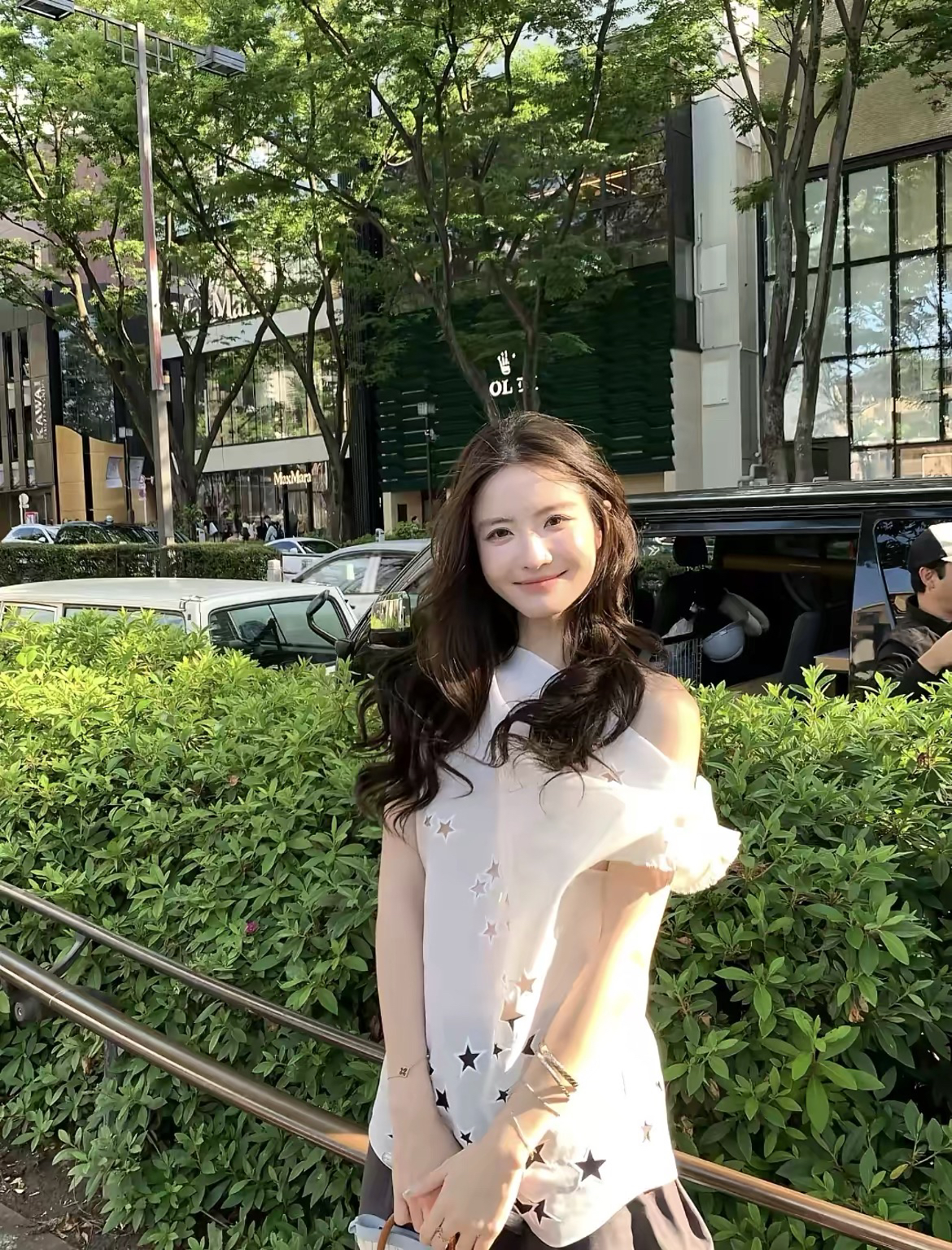 스타 맨위 여성 26ss 여름 새로운 홀로우 아웃 다용도 슬림해 보이는 민소매 반팔 티셔츠 조끼