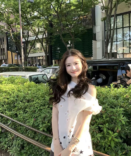스타 맨위 여성 26ss 여름 새로운 홀로우 아웃 다용도 슬림해 보이는 민소매 반팔 티셔츠 조끼