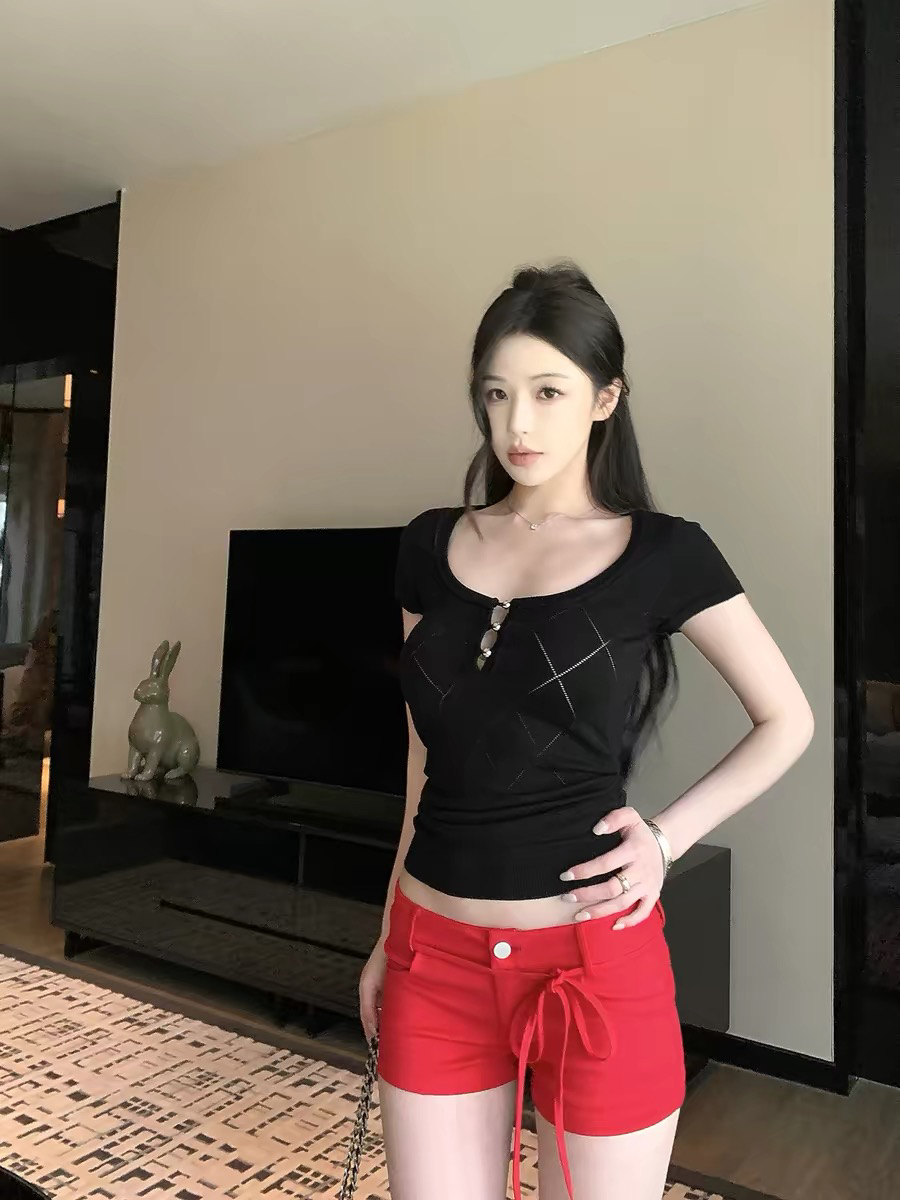 우 너무 달콤한 라이 경기 서울 링 그리드 금속 버클 홀로우 아웃 니트 스웨터 여성 여름 몸매 가꾸기 슬림해 보이는 다용도 u 칼라 반팔 티셔츠
