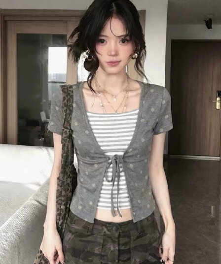 도트 무늬 스트라이프 페이크 레이어드 반팔 티셔츠 여성 여름 착용 가져 가라. 디자인 센스 V넥 허리 수축 슬림해 보이는 한 부서 달콤함 맨위