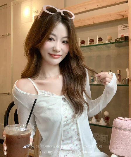 한 번 작은 짭짤한 한 부서 화이트 오프숄더 긴팔 티셔츠 여성 여름 자외선 차단 블라우스 Tulle 맨위 꽃무늬 슬립 세트