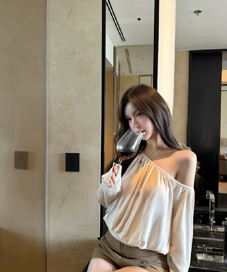 oyff 어디서? 어디서? 와라. 싱글 아마 차가운 셔츠 대 네클라인 펌프 Pleat 긴팔 비스듬한 어깨 니트 맨위 몸매 가꾸기 작은 셔츠