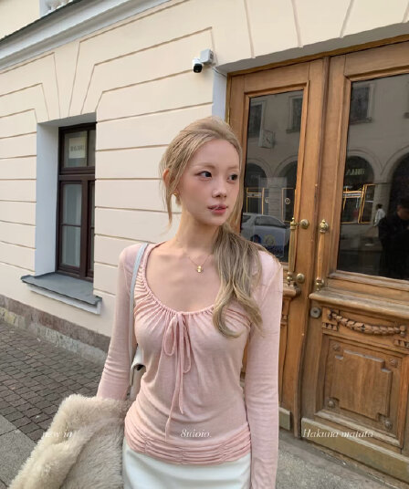 8uioio 복숭아 심장 뮤 S 피부 핑크색 V넥 긴팔 펌프 Pleat 티셔츠 여성 가을 새로운 허리 수축 슬림해 보이는 얇은 맨위