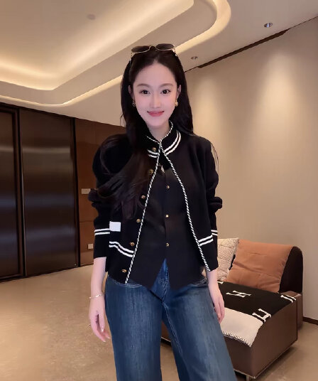 대 리 plus 흑백 줄무늬 스탠드 칼라 양모 니트 스웨터 여성 가을 엠보싱 골드 버클 스웨터 카디건 코트 맨위