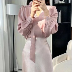 批发法式高级感玫瑰花飘带<b class='q'>长袖</b><b class='q'>衬衫</b>女装春秋设计感超好看漂亮气质上衣