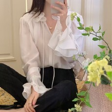 批发chic白色衬衫女设计感小众春秋季法式V领系带抽褶微透<b class='q'>喇叭袖</b>上衣