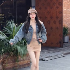 批发2025秋冬韩版时尚百搭宽松显瘦翻领羊卷毛牛仔夹棉外套女