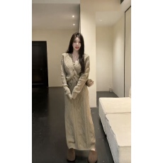 批发复古慵懒风麻花毛衣半身裙<b class='q'>两件套</b>女秋冬气质V领针织开衫长裙套装