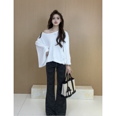 批发新款蝙蝠袖斜肩一字领上衣+条纹喇叭裤抽绳系带休闲裤套装