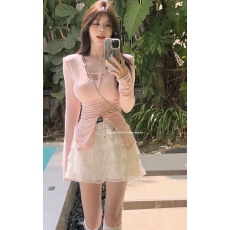 批发甜辣妹粉色镂空u领正肩T恤女装春季设计感褶皱收腰不规则长袖上衣