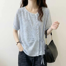 批发法式轻熟风蓝色圆领珍珠扣印花衬衫女夏季短袖系带<b class='q'>收腰</b>百搭上衣