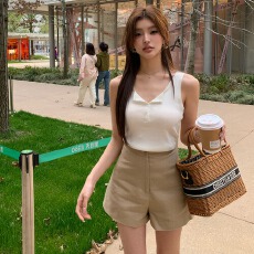 批发实拍2026夏装新款卡其色简约休闲高腰短裤女a字显高短款打底裤子