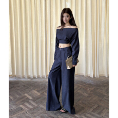 批发实拍2025秋冬新款设计一字肩露腰上衣女气质休闲阔腿裤两件<b class='q'>套装</b>潮