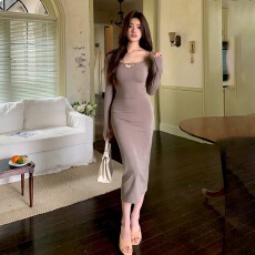 批发实拍2026春装新款方领镂空连衣裙女修身内搭性感紧身包臀裙中<b class='q'>长裙</b>