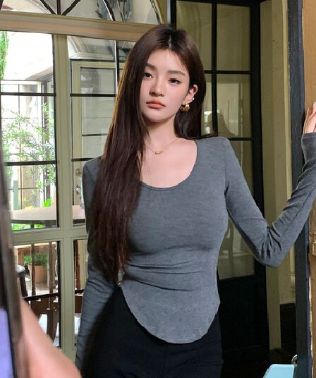 실사 2026 가을 새로운 섹시함 허리 좋은 곡선 밑단 기초 u 칼라 긴팔 티셔츠 다용도 맨위 여성 ins