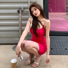 批发实拍2026春夏新款纯欲性感辣妹紧身包臀裙细肩带短裙吊带<b class='q'>连衣裙</b>女